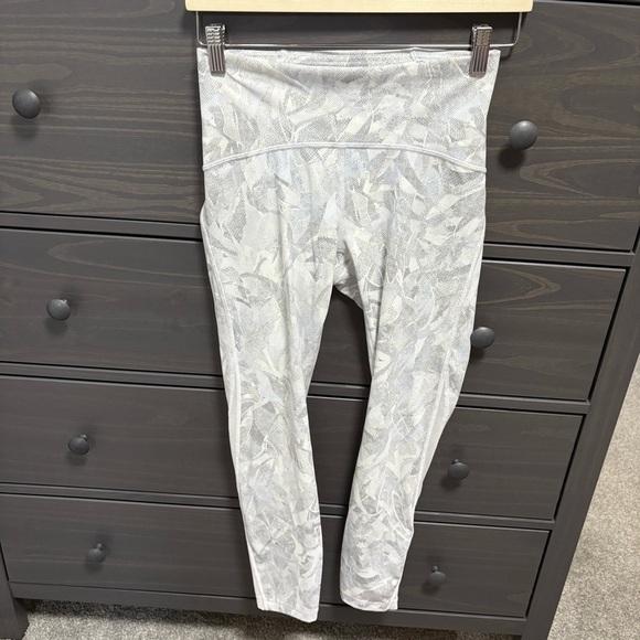 Lululemon Train Times 7/8 Pant - Picture 4 of 9